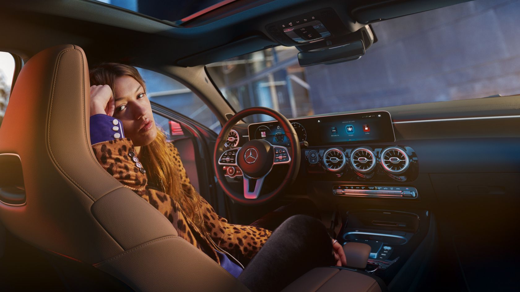 Комфорт Mercedes-Benz A-Class Хэтчбек Интуитивное управление с MBUX #2