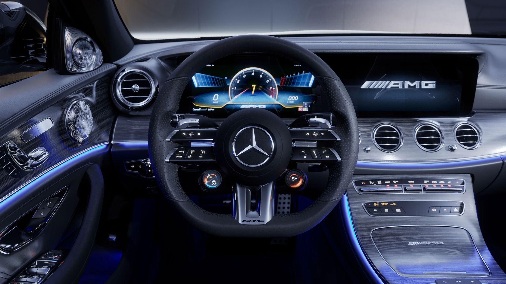 Mercedes-AMG E-Class Седан Дизайн інтер’єру #1