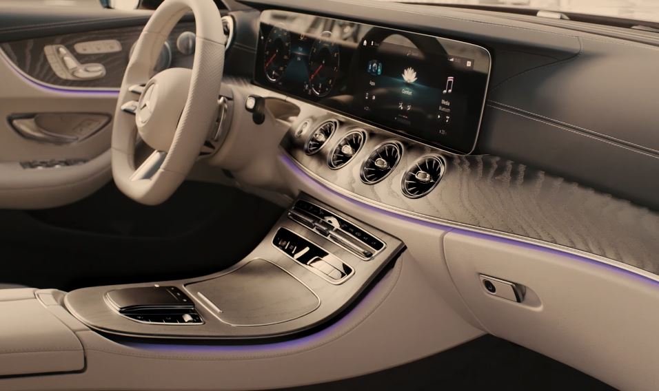 Комфорт Mercedes-Benz E-class Купе Цифровая передняя панель #3