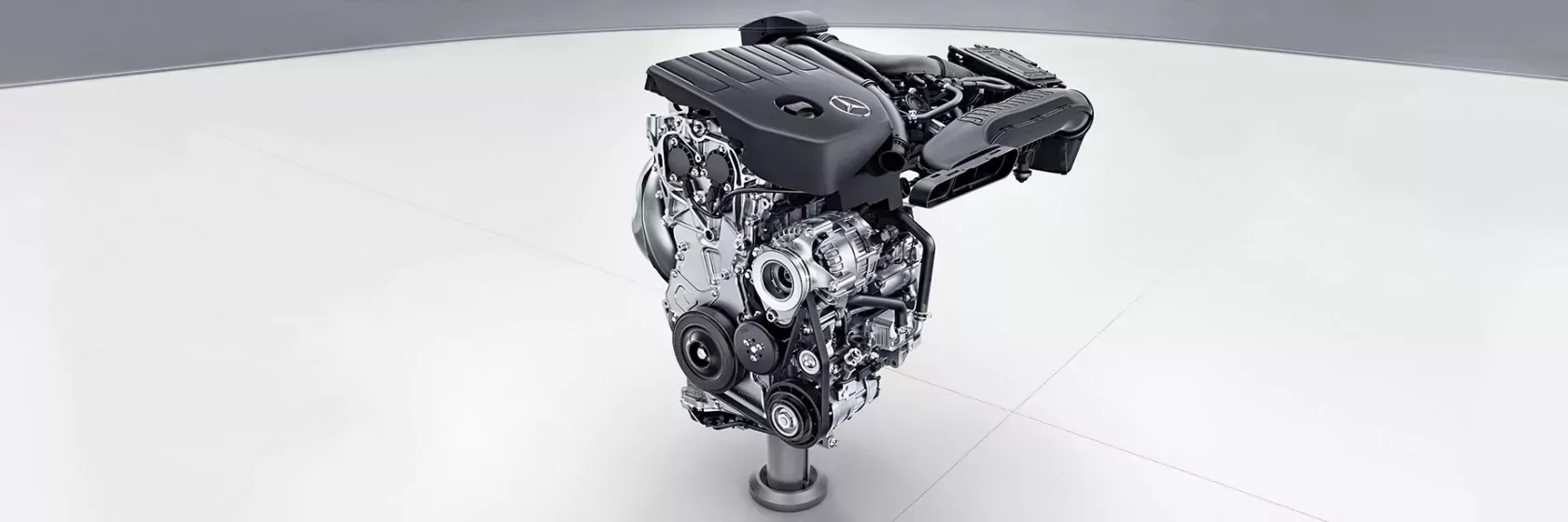 Технічні характеристики Mercedes-Benz GLA Порівняння двигунів