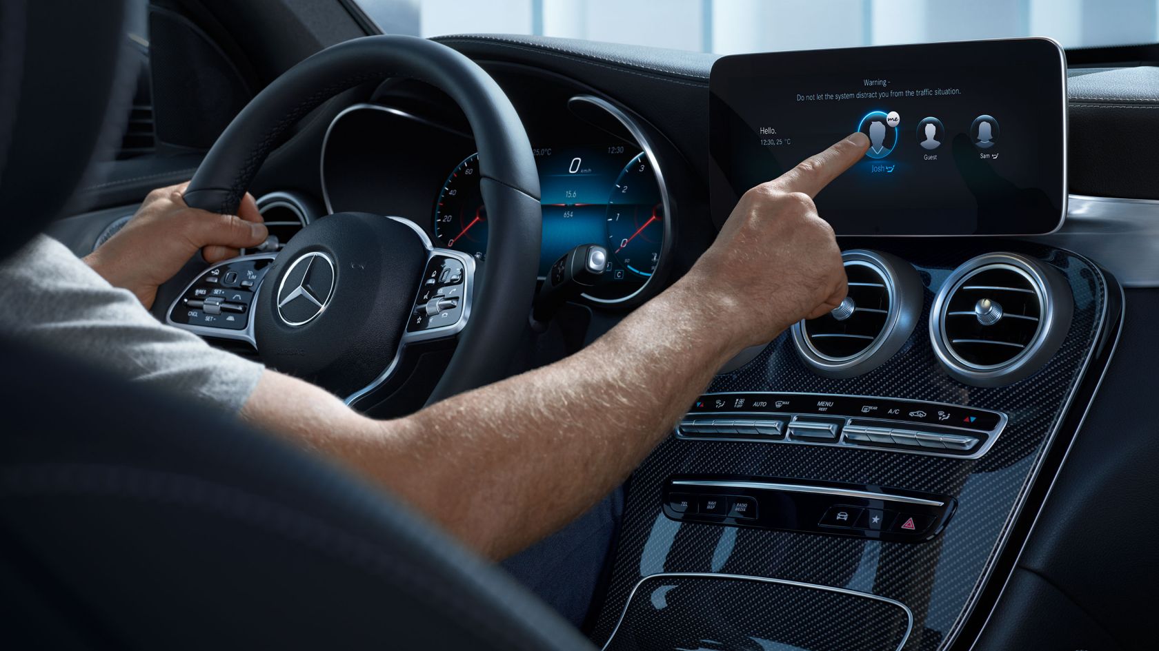 Комфорт Mercedes-Benz GLC Купе Зона цифрового управління. #1