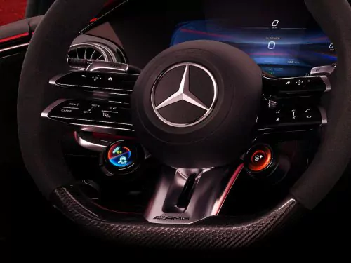 Новый полностью электрический Mercedes-AMG EQE Дизайн интерьера #1
