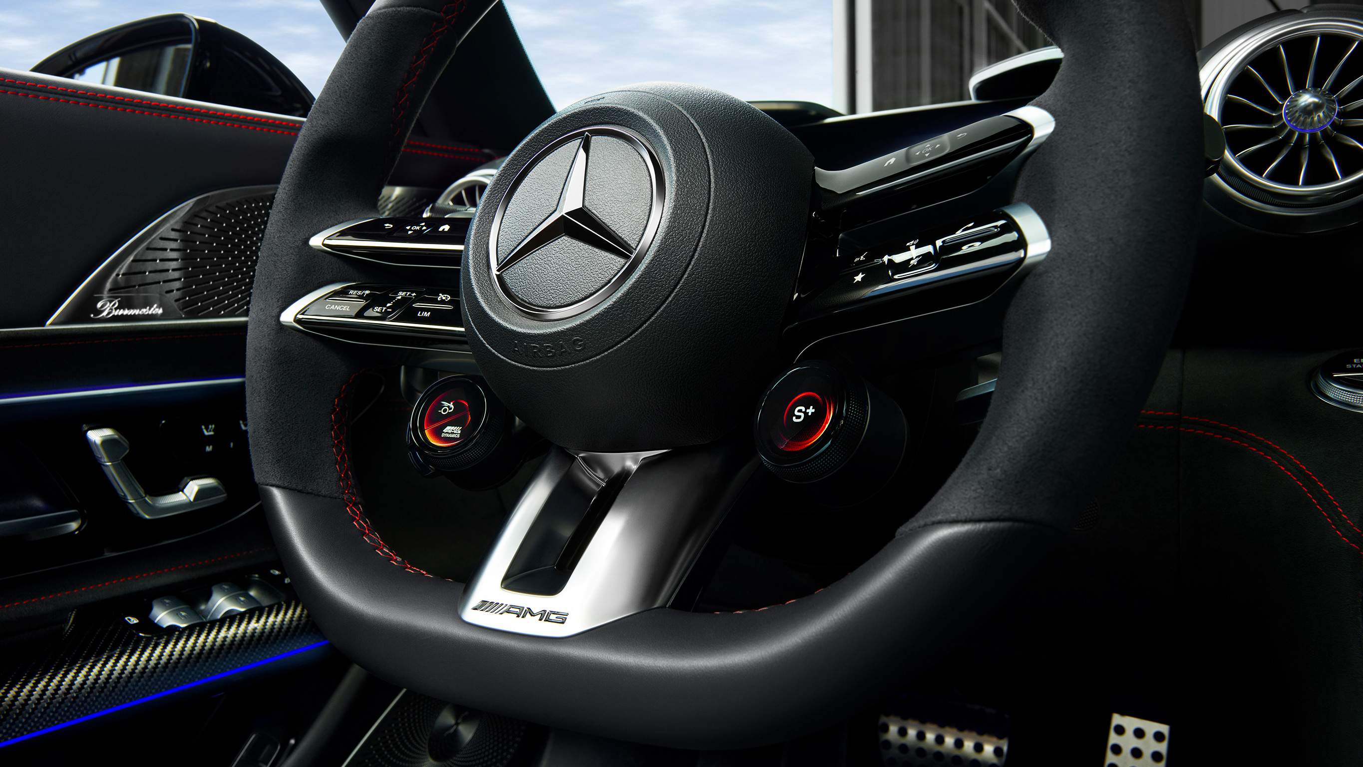 Динамічні характеристики Mercedes-AMG SL Roadster Динамічний інтер'єр #1