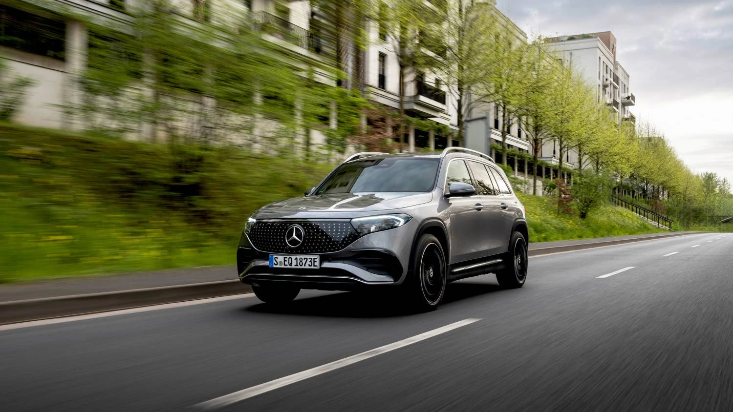 Оновлений Mercedes-Benz EQB