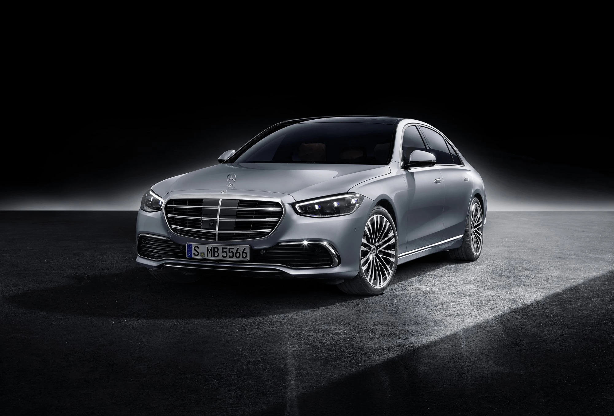 Искусство роскоши: открываем мир Mercedes-Benz S-Class Седан
