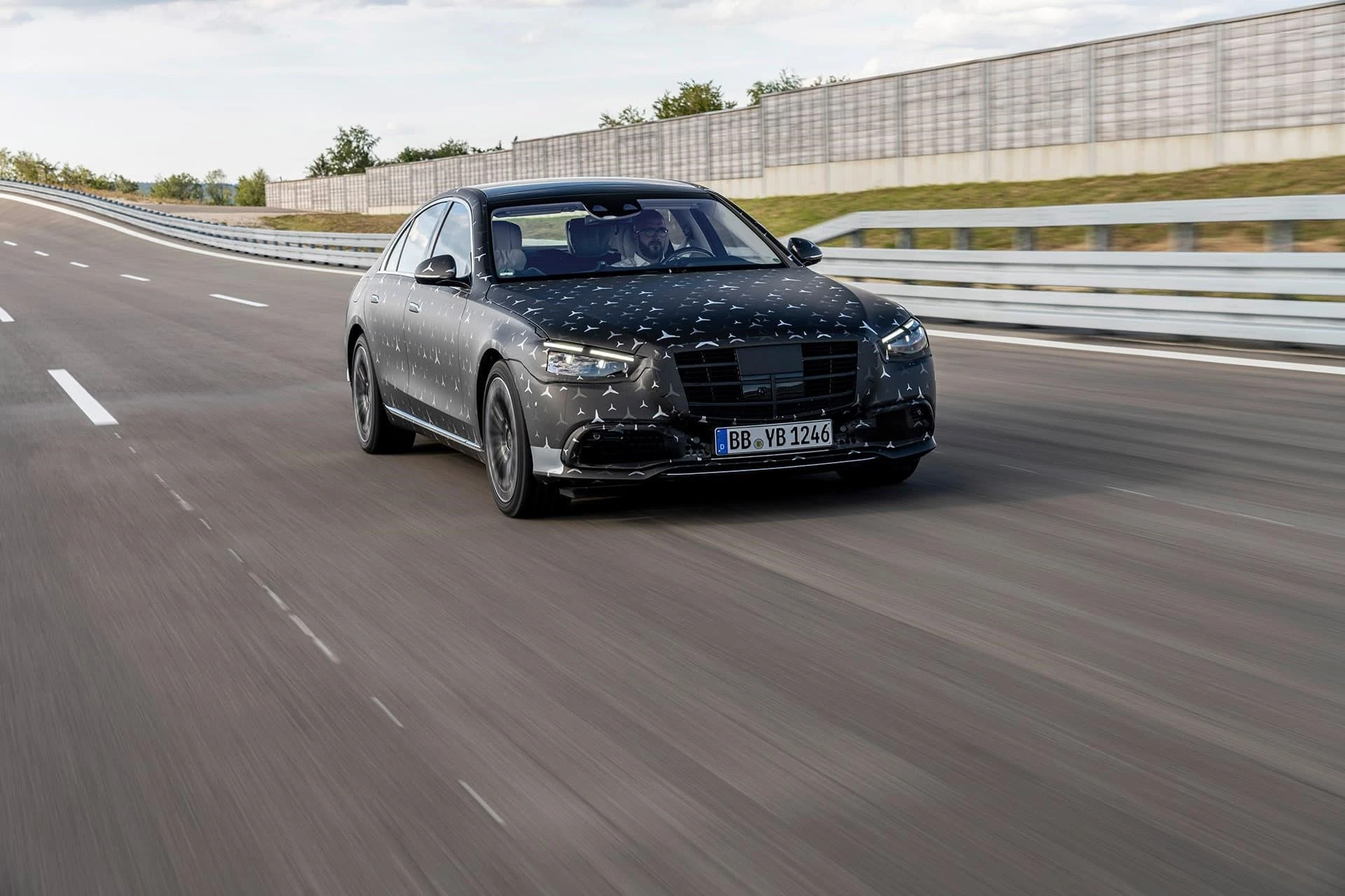 Как система безопасности PRE-SAFE предотвращает аварии на дорогах